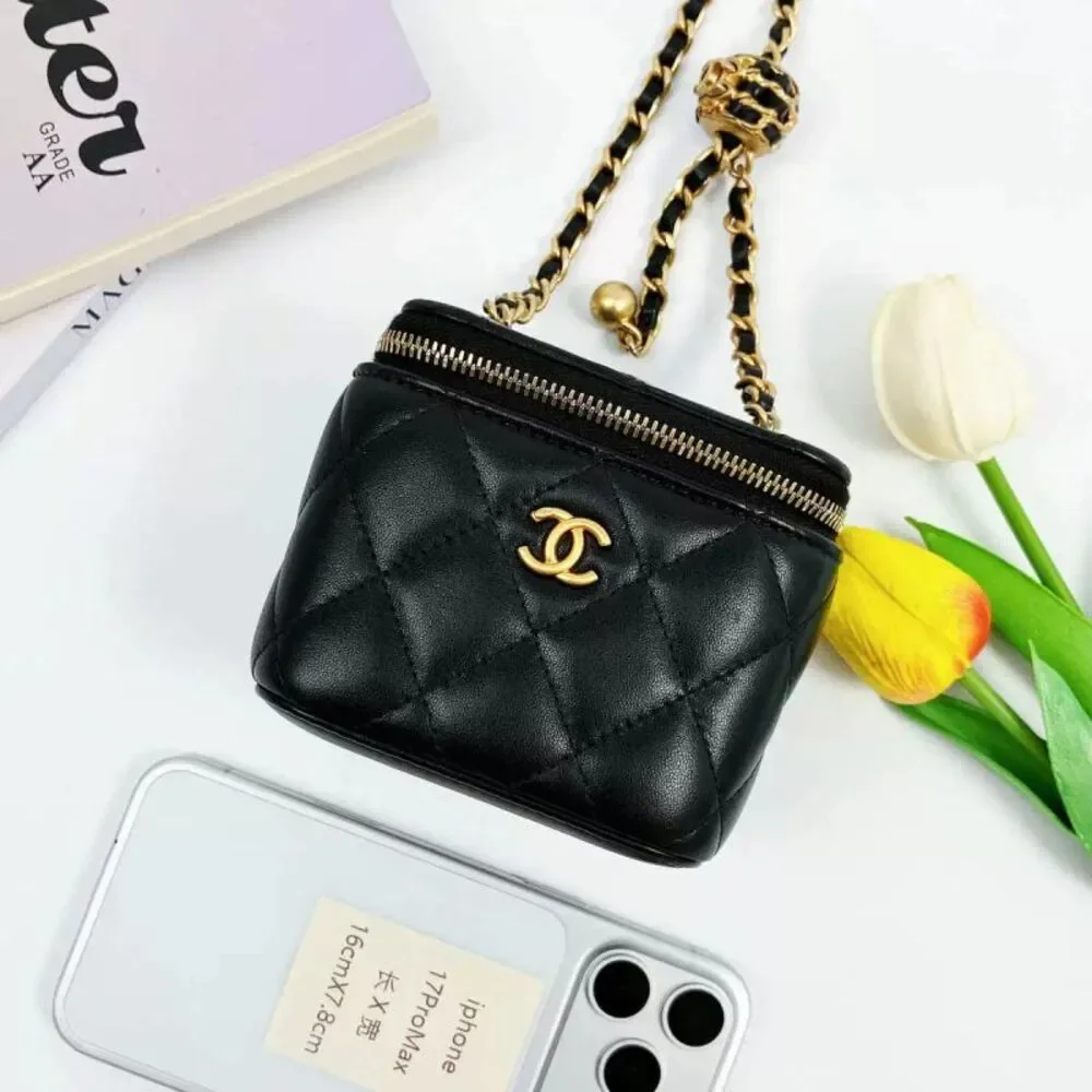Chanel Women Pre-Loved Bag Very Good Condition